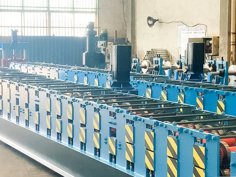 快拼箱横梁冷弯成型机