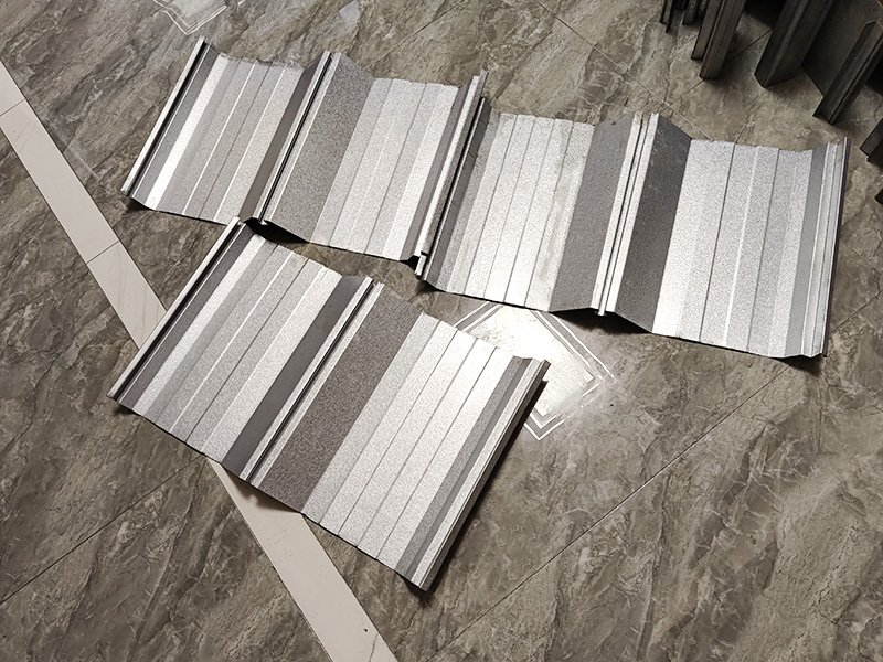 YX25-820 光伏瓦冷弯成型机